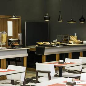 COLAZIONE A BUFFET ILUNION VALENCIA 3 COLAZIONE A BUFFET ILUNION VALENCIA 3
