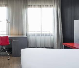 Camera singola corporate Hotel ILUNION Suites Madrid Camera singola corporate Hotel ILUNION Suites Madrid
