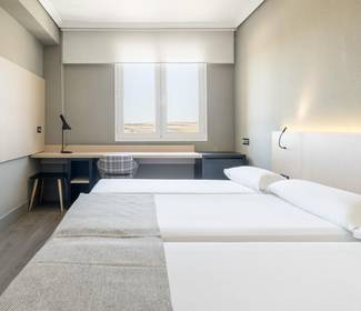 Camera doppia premium + terzo letto (3 adulti) Hotel ILUNION Las Lomas Merida