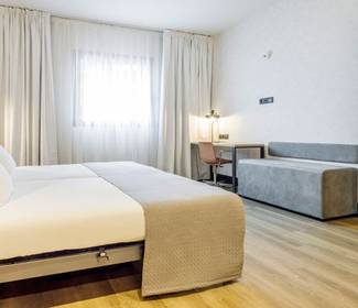 Camera accessibile Hotel ILUNION San Mamés Bilbao Camera accessibile Hotel ILUNION San Mamés Bilbao