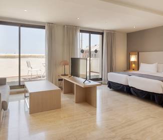 Camera junior suite Hotel ILUNION Almirante Barcellona Camera junior suite Hotel ILUNION Almirante Barcellona