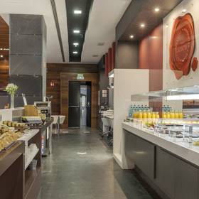Colazione Hotel ILUNION Atrium Madrid Colazione Hotel ILUNION Atrium Madrid