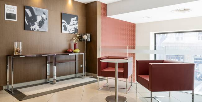 Ricezione hotel ilunion auditori barcellona Ricezione hotel ilunion auditori barcellona