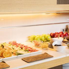 COLAZIONE A BUFFET ILUNION AQUA 3 COLAZIONE A BUFFET ILUNION AQUA 3