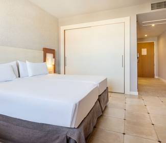 Camera accessibile Hotel ILUNION Fuengirola Camera accessibile Hotel ILUNION Fuengirola
