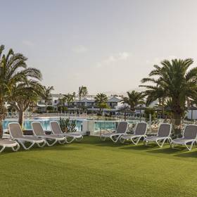 Piscina Hotel ILUNION Costa Sal Lanzarote Puerto del Carmen