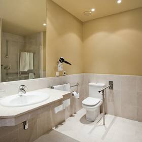 Bagno Hotel ILUNION Fuengirola Bagno Hotel ILUNION Fuengirola