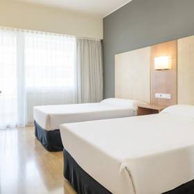 Camera doppia ilunion romareda Hotel ILUNION Romareda Saragozza Camera doppia ilunion romareda Hotel ILUNION Romareda Saragozza