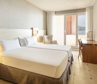 Camera con vista mare laterale Hotel ILUNION Fuengirola Camera con vista mare laterale Hotel ILUNION Fuengirola