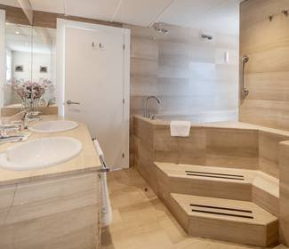 Camera junior suite Hotel ILUNION Almirante Barcellona Camera junior suite Hotel ILUNION Almirante Barcellona