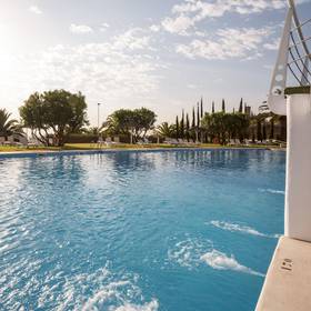Piscina Hotel ILUNION Alcora Sevilla Siviglia Piscina Hotel ILUNION Alcora Sevilla Siviglia