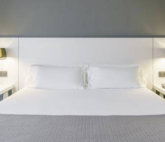Standard Hotel ILUNION Bilbao Standard Hotel ILUNION Bilbao