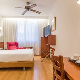Camera doppia Hotel ILUNION Les Corts – Spa Barcellona Camera doppia Hotel ILUNION Les Corts – Spa Barcellona