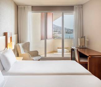 Camera con vista mare laterale Hotel ILUNION Fuengirola Camera con vista mare laterale Hotel ILUNION Fuengirola