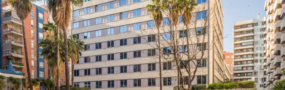 Facciata Hotel ILUNION Les Corts Spa Barcellona Facciata Hotel ILUNION Les Corts Spa Barcellona