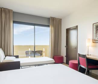 Camera doppia con i bambini Hotel ILUNION Calas de Conil Conil de la Frontera Camera doppia con i bambini Hotel ILUNION Calas de Conil Conil de la Frontera