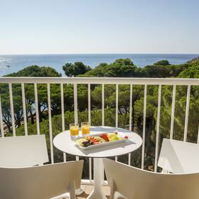 Camera hotel ilunion caleta park s'agaró Camera hotel ilunion caleta park s'agaró