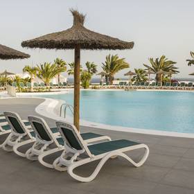 Piscina Hotel ILUNION Costa Sal Lanzarote Puerto del Carmen