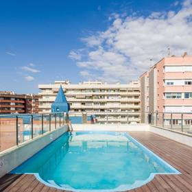 Piscina Hotel ILUNION Les Corts – Spa Barcellona Piscina Hotel ILUNION Les Corts – Spa Barcellona