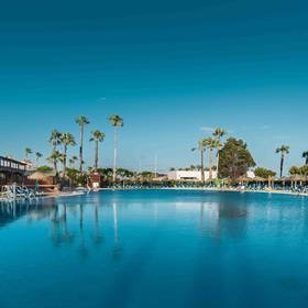 Piscina ilunion islantilla Hotel ILUNION Islantilla Huelva Piscina ilunion islantilla Hotel ILUNION Islantilla Huelva