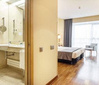 Camera accessibile Hotel ILUNION Pío XII Madrid Camera accessibile Hotel ILUNION Pío XII Madrid