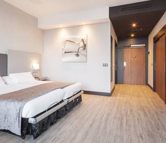100% accessibile Hotel ILUNION Atrium Madrid 100% accessibile Hotel ILUNION Atrium Madrid