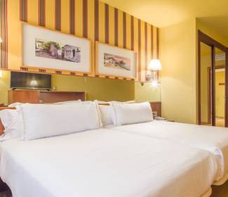 Camera familiare Hotel ILUNION Les Corts – Spa Barcellona Camera familiare Hotel ILUNION Les Corts – Spa Barcellona