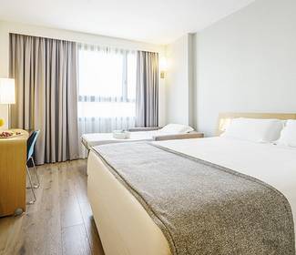 Camera tripla Hotel ILUNION Valencia 4