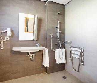 Camera accessibile Hotel ILUNION Menorca Cala Galdana