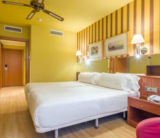 Camera superior Hotel ILUNION Les Corts – Spa Barcellona Camera superior Hotel ILUNION Les Corts – Spa Barcellona