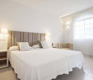 Camera accessibile Hotel ILUNION Menorca Cala Galdana