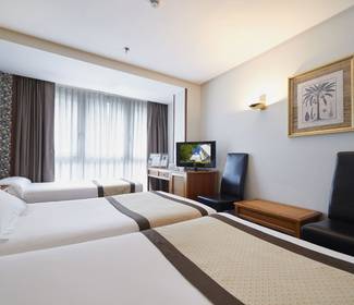 Camera tripla con terrazza (2 adulti +1 bambino) Hotel ILUNION San Sebastián Camera tripla con terrazza (2 adulti +1 bambino) Hotel ILUNION San Sebastián