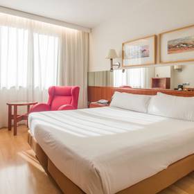 Camera doppia Hotel ILUNION Les Corts – Spa Barcellona Camera doppia Hotel ILUNION Les Corts – Spa Barcellona