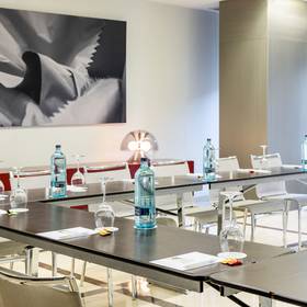 Salone ilunion aqua 4 Hotel ILUNION Aqua 4 Valencia Salone ilunion aqua 4 Hotel ILUNION Aqua 4 Valencia