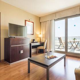 Junior suite ilunion málaga Hotel ILUNION Málaga Junior suite ilunion málaga Hotel ILUNION Málaga