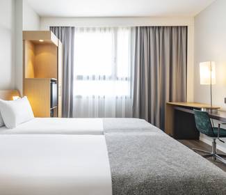 Camera accessibile Hotel ILUNION Valencia 4