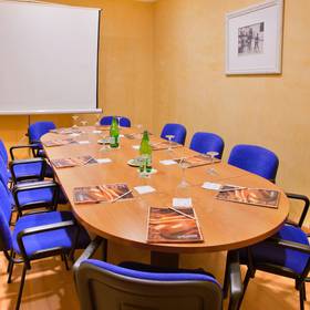 Sala riunioni Hotel ILUNION Les Corts – Spa Barcellona Sala riunioni Hotel ILUNION Les Corts – Spa Barcellona