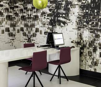 Internet point Hotel ILUNION Suites Madrid Internet point Hotel ILUNION Suites Madrid