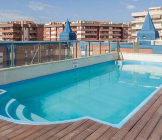 Piscina sul tetto Hotel ILUNION Les Corts – Spa Barcellona Piscina sul tetto Hotel ILUNION Les Corts – Spa Barcellona
