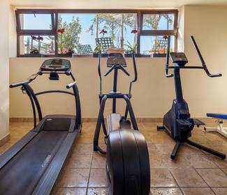 Zona fitness Hotel ILUNION Mérida Palace Merida Zona fitness Hotel ILUNION Mérida Palace Merida
