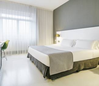 Standard Hotel ILUNION Bilbao Standard Hotel ILUNION Bilbao