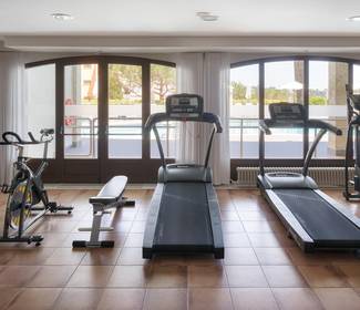 Zona fitness Hotel ILUNION Caleta Park S'Agaró