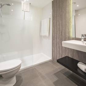 Bagno camera doppia ilunion bel art Hotel ILUNION Bel Art Barcellona Bagno camera doppia ilunion bel art Hotel ILUNION Bel Art Barcellona