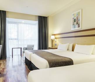 Camera doppia con letto aggiunto Hotel ILUNION Pío XII Madrid Camera doppia con letto aggiunto Hotel ILUNION Pío XII Madrid