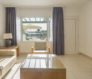 Appartamento con giardino con 1 camera da letto Hotel ILUNION Costa Sal Lanzarote Puerto del Carmen Appartamento con giardino con 1 camera da letto Hotel ILUNION Costa Sal Lanzarote Puerto del Carmen