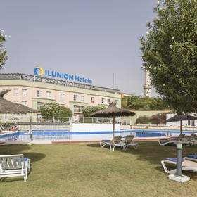 Piscina Hotel ILUNION Alcora Sevilla Siviglia Piscina Hotel ILUNION Alcora Sevilla Siviglia