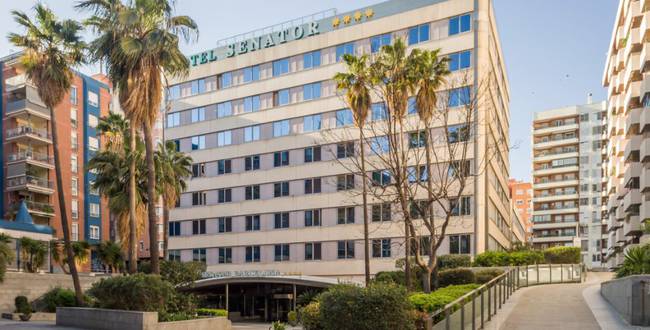 Facciata Hotel ILUNION Les Corts Spa Barcellona Facciata Hotel ILUNION Les Corts Spa Barcellona
