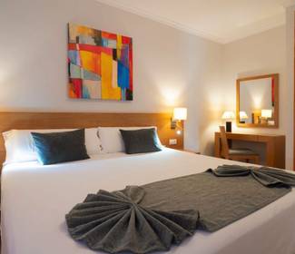 Appartamento con giardino con 2 camere da letto Hotel ILUNION Costa Sal Lanzarote Puerto del Carmen Appartamento con giardino con 2 camere da letto Hotel ILUNION Costa Sal Lanzarote Puerto del Carmen