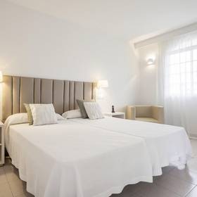 Appartamento ilunion menorca Hotel ILUNION Menorca Cala Galdana