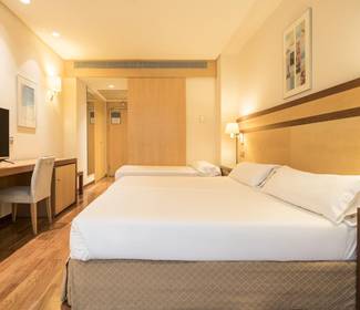 Camera doppia con letto aggiunto hotel ilunion pío xii madrid Camera doppia con letto aggiunto hotel ilunion pío xii madrid
